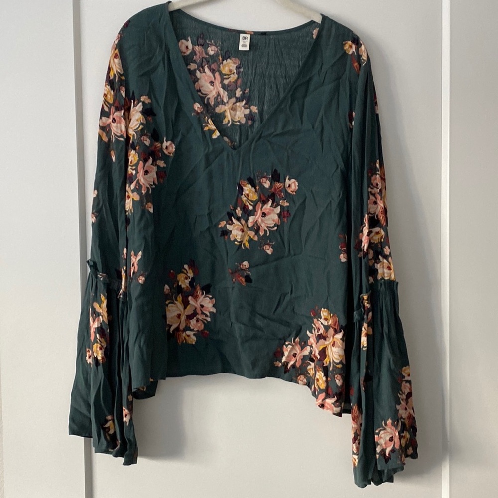 Lightly used green flower blouse